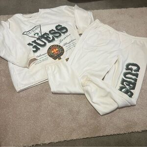 Vintage Guess Cream Logo Sweatshirt and Joggers